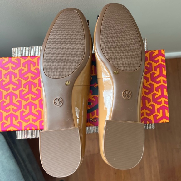 NWT TORY BURCH Patent Leather Tan Flats with Tortoise Detail. Size 9 - Picture 8 of 11